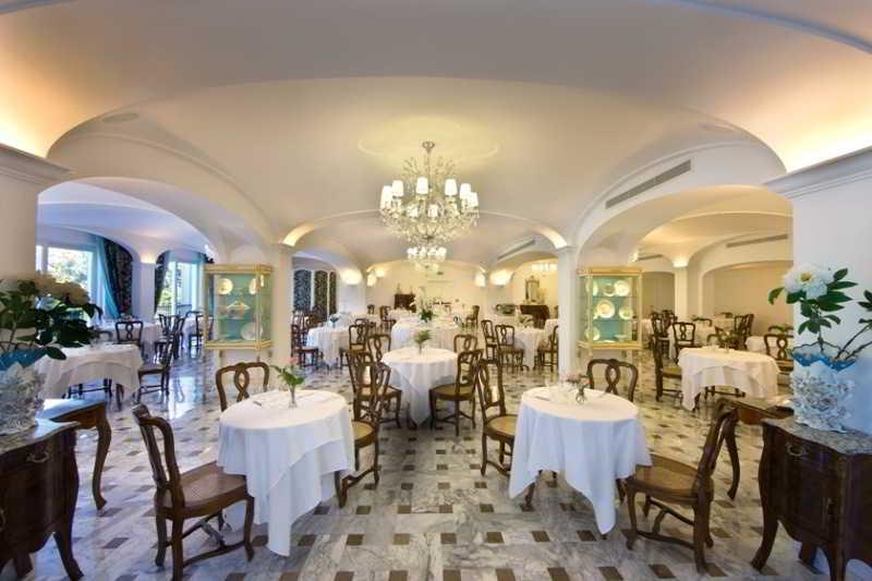 Grand Hotel La Favorita Sorrento Esterno foto Restaurant